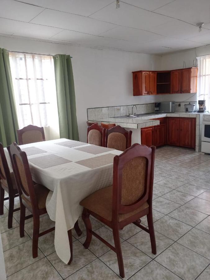 Apartamento Lopez Y Azofeifa Portete Екстериор снимка